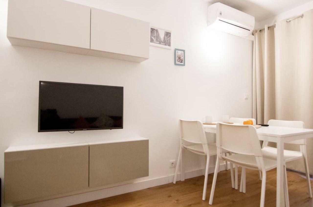 Central Station. Free Wifi & Terrace Valencia Bagian luar foto