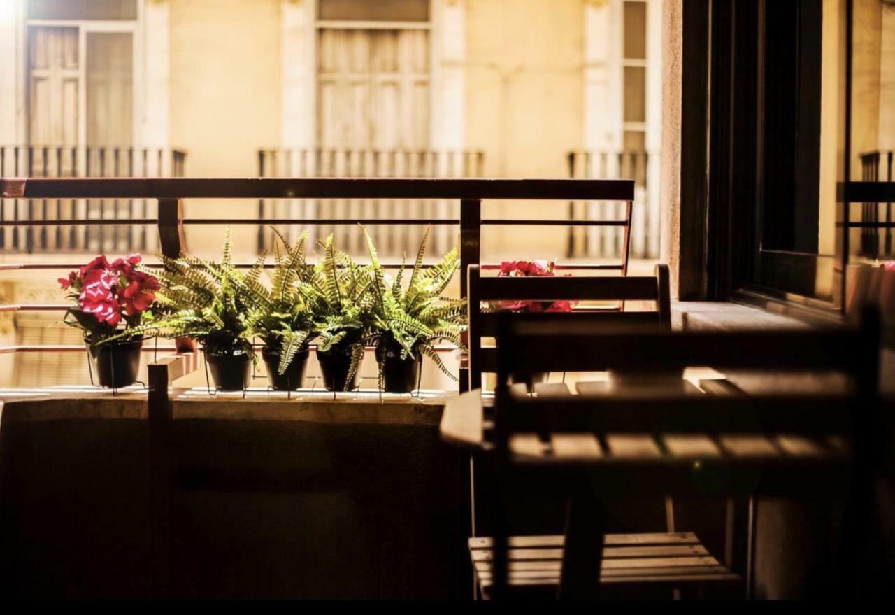 Central Station. Free Wifi & Terrace Valencia Bagian luar foto