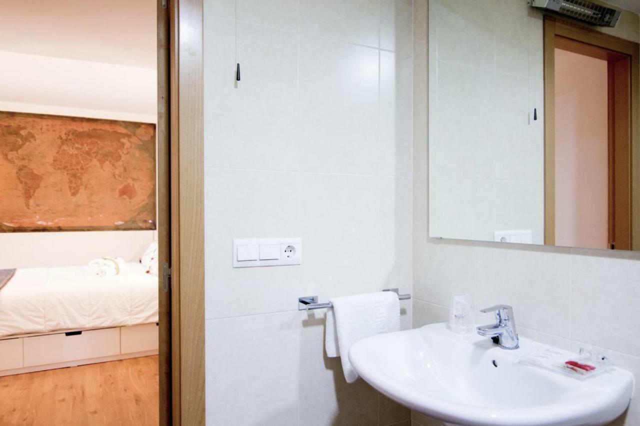 Central Station. Free Wifi & Terrace Valencia Bagian luar foto